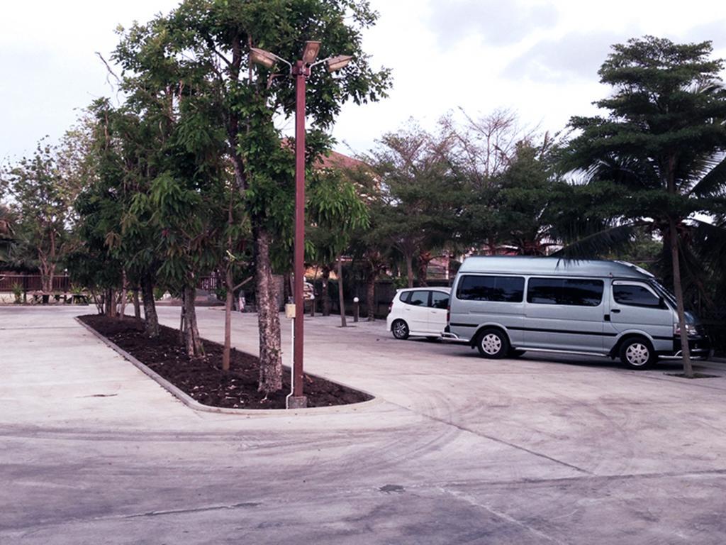Baan Siriporn Resort - โรงแรมบ้านศิริพร รีสอร์ท Samut Songkhram Dış mekan fotoğraf