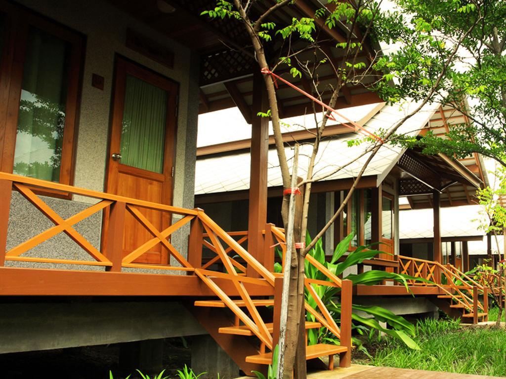 Baan Siriporn Resort - โรงแรมบ้านศิริพร รีสอร์ท Samut Songkhram Dış mekan fotoğraf
