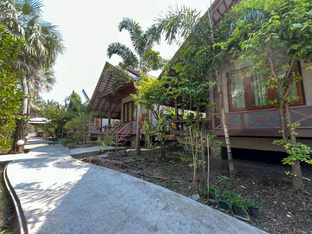 Baan Siriporn Resort - โรงแรมบ้านศิริพร รีสอร์ท Samut Songkhram Dış mekan fotoğraf
