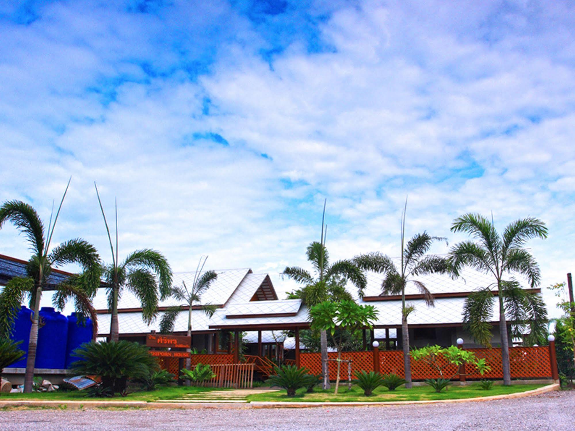 Baan Siriporn Resort - โรงแรมบ้านศิริพร รีสอร์ท Samut Songkhram Dış mekan fotoğraf