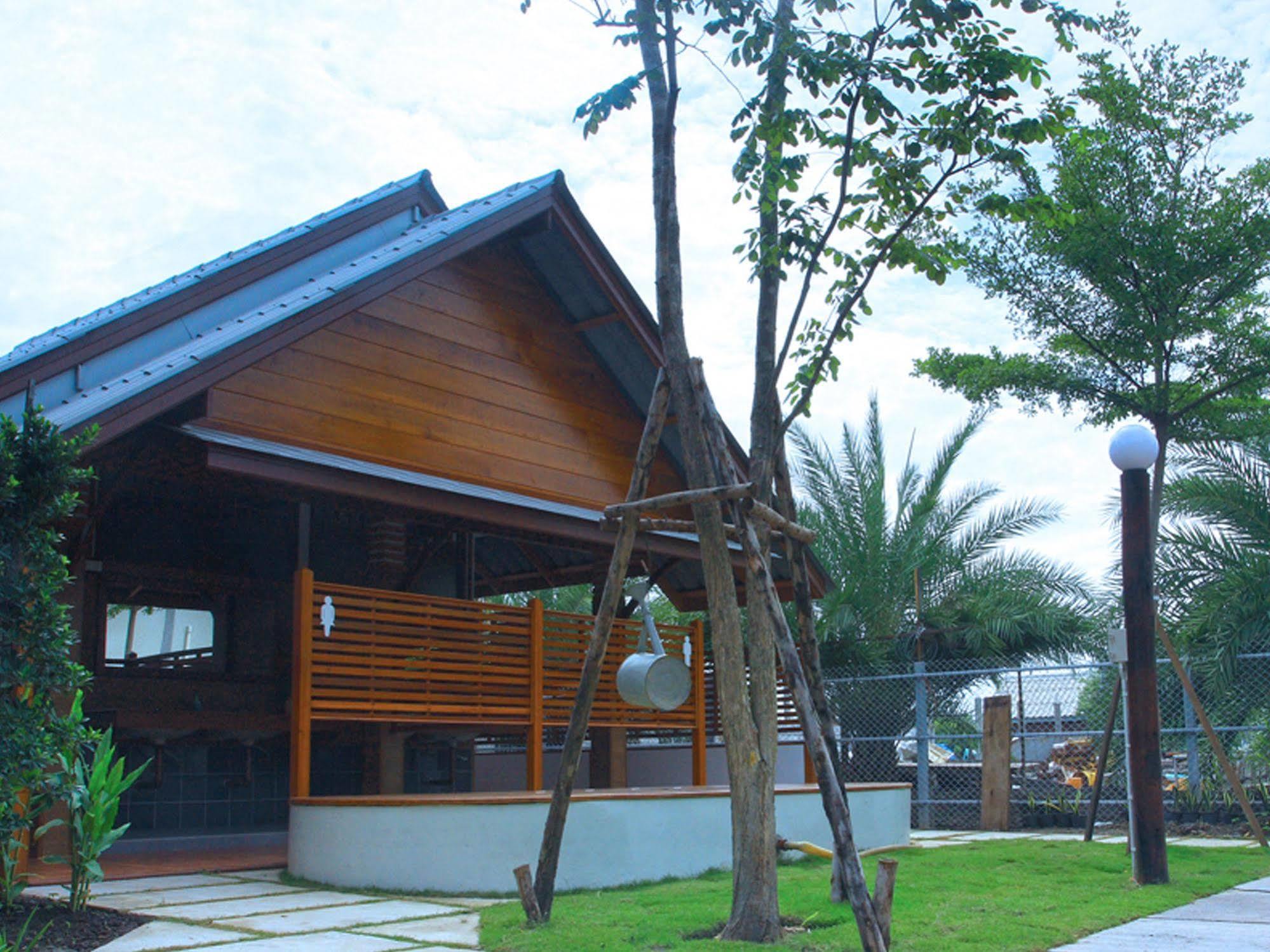 Baan Siriporn Resort - โรงแรมบ้านศิริพร รีสอร์ท Samut Songkhram Dış mekan fotoğraf