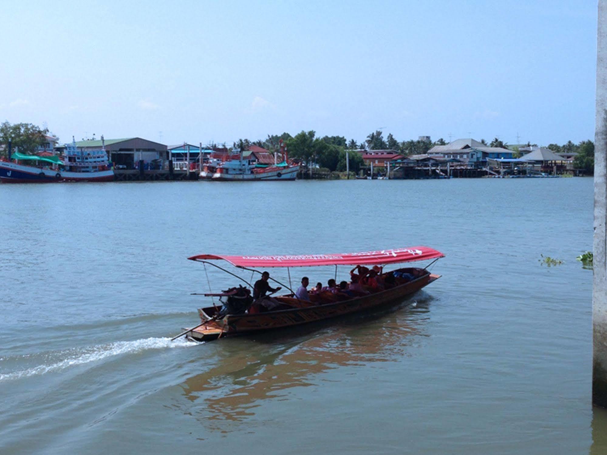 Baan Siriporn Resort - โรงแรมบ้านศิริพร รีสอร์ท Samut Songkhram Dış mekan fotoğraf