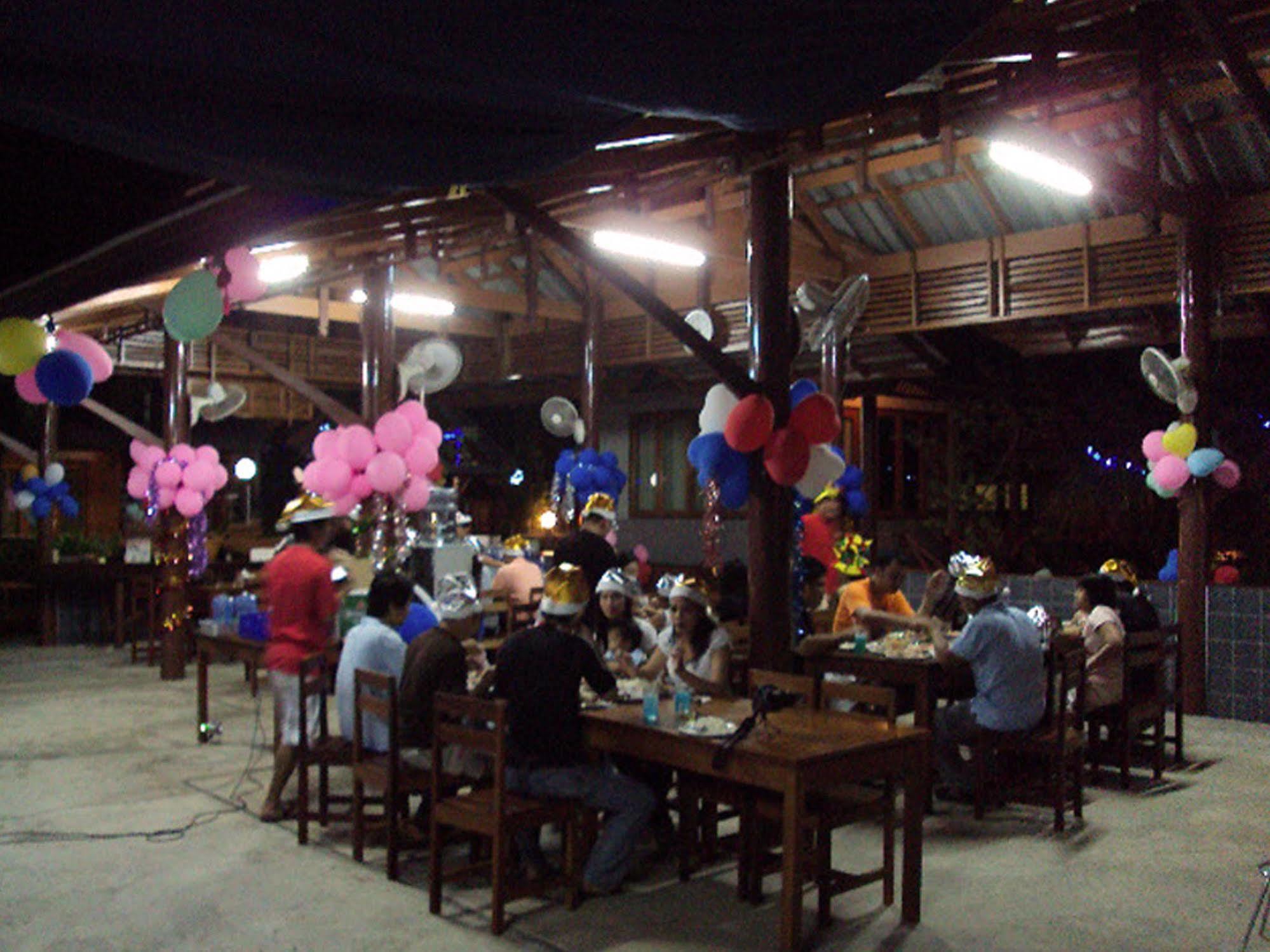Baan Siriporn Resort - โรงแรมบ้านศิริพร รีสอร์ท Samut Songkhram Dış mekan fotoğraf