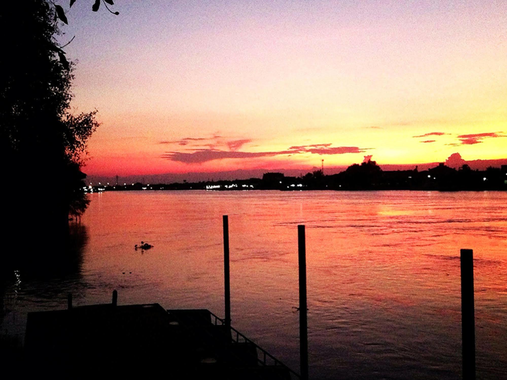 Baan Siriporn Resort - โรงแรมบ้านศิริพร รีสอร์ท Samut Songkhram Dış mekan fotoğraf