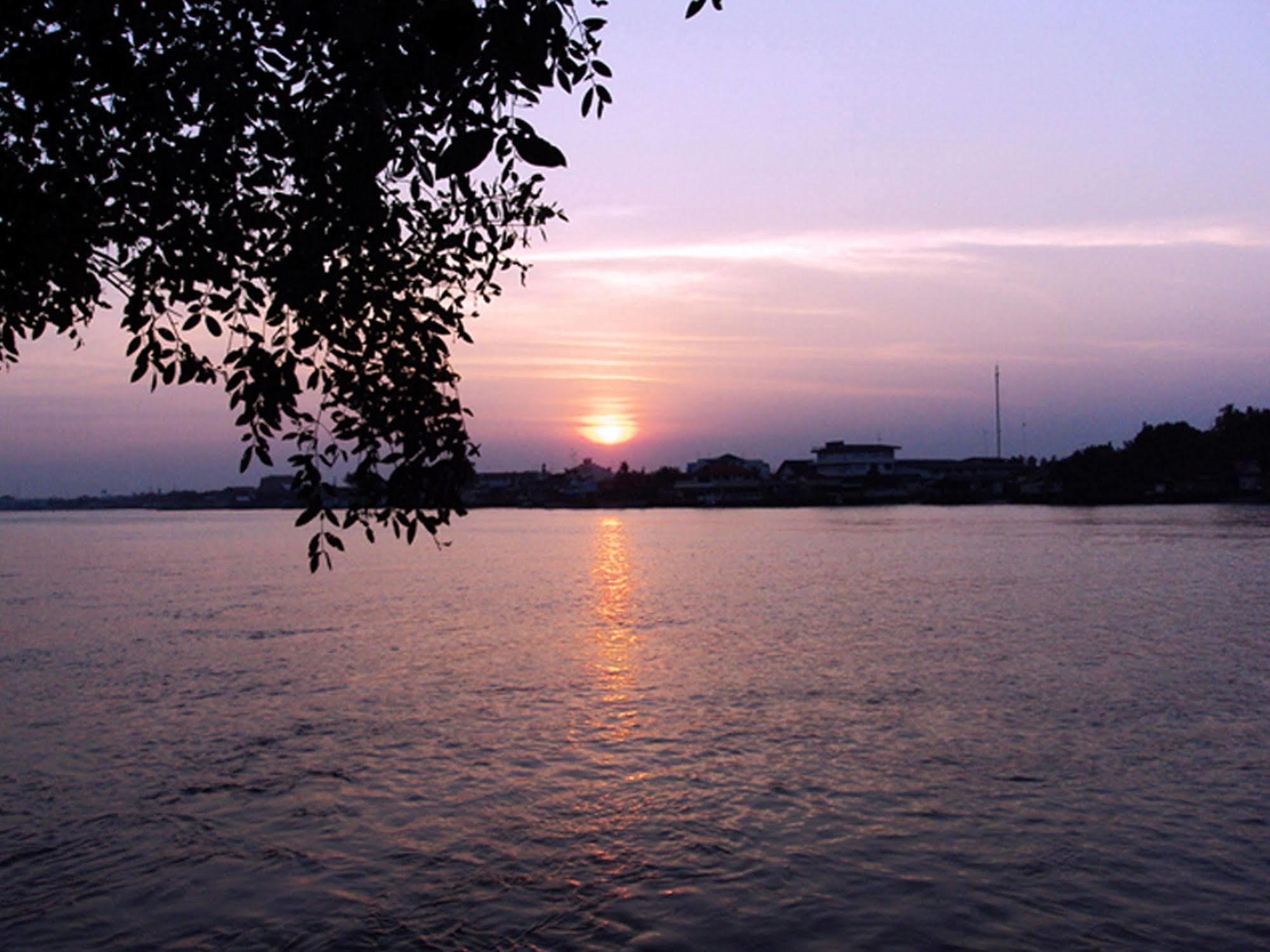 Baan Siriporn Resort - โรงแรมบ้านศิริพร รีสอร์ท Samut Songkhram Dış mekan fotoğraf