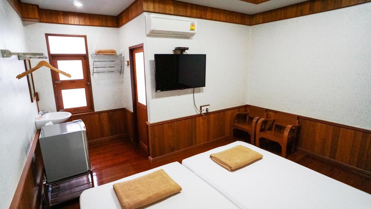 Baan Siriporn Resort - โรงแรมบ้านศิริพร รีสอร์ท Samut Songkhram Oda fotoğraf